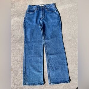 Abercrombie and Fitch high rise the 90s relaxed curve love denim jeans 28 short
